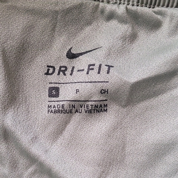 Nike Women's Olive Green Shorts Size S - Picture 4 of 10